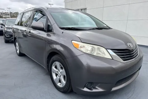 More photos of 2013 Toyota Sienna LE at Mossy Toyota, CA