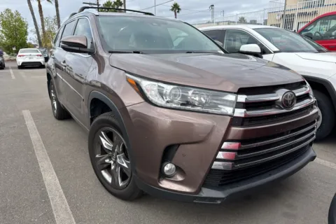 More photos of 2017 Toyota Highlander Limited at Mossy Toyota, CA