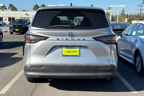 More photos of 2024 Toyota Sienna LE at Mossy Toyota, CA