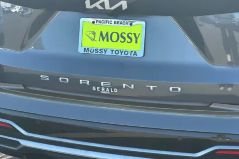 More photos of 2022 Kia Sorento SX at Mossy Toyota, CA
