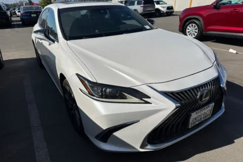More photos of 2019 Lexus ES 350 at Mossy Toyota, CA