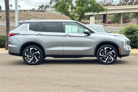 More photos of 2024 Mitsubishi Outlander SE at Mossy Honda, CA