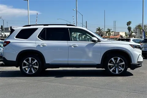 More photos of 2025 Honda Pilot Elite at Mossy Honda, CA