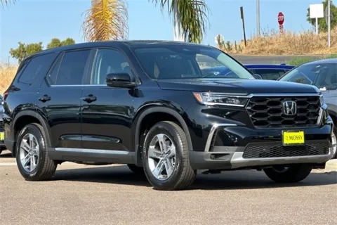 Another view of 2025 Honda Pilot EX-L for sale in Lemon Grove, CA at Mossy Honda