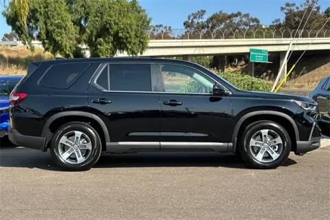 More photos of 2025 Honda Pilot EX-L at Mossy Honda, CA