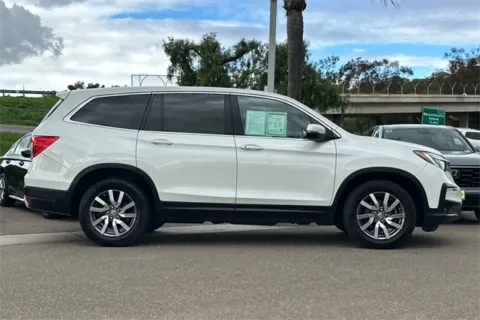 More photos of 2020 Honda Pilot EX-L at Mossy Honda, CA