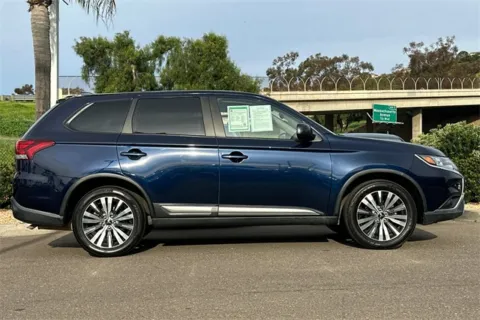 More photos of 2019 Mitsubishi Outlander ES at Mossy Honda, CA