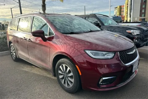 Photos of 2021 Chrysler Pacifica Touring L for sale in Lemon Grove, CA at Mossy Honda