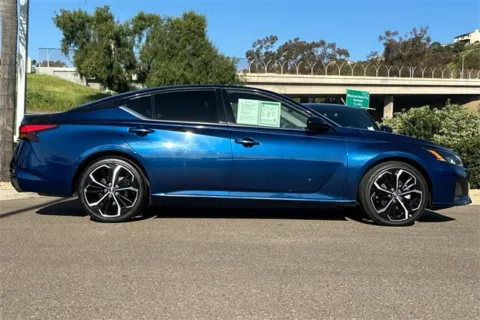 More photos of 2023 Nissan Altima 2.5 SR at Mossy Honda, CA