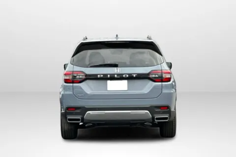 More photos of 2026 Honda Pilot EX-L at Mossy Honda, CA