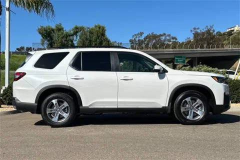 More photos of 2026 Honda Pilot EX-L at Mossy Honda, CA