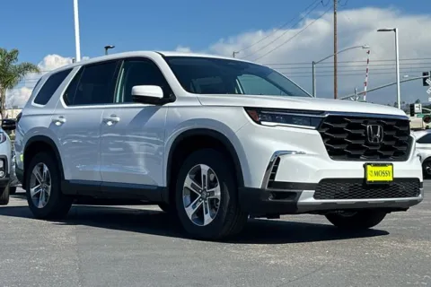 Photos of 2025 Honda Pilot EX-L for sale in Lemon Grove, CA at Mossy Honda