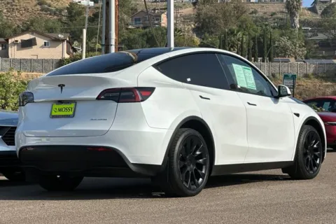 More photos of 2024 Tesla Model Y Long Range at Mossy Honda, CA