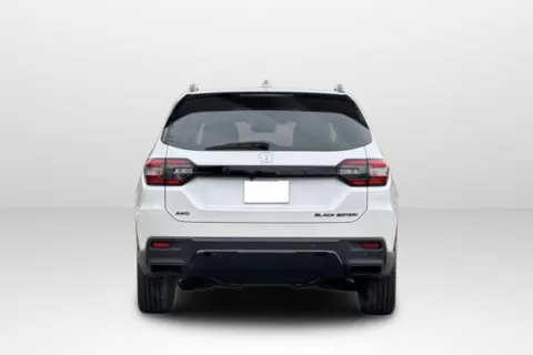 More photos of 2026 Honda Pilot Black Edition at Mossy Honda, CA