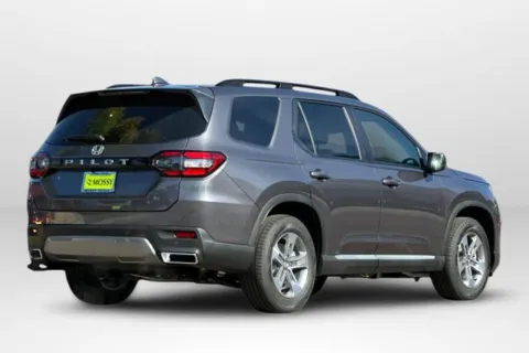 More photos of 2026 Honda Pilot EX-L at Mossy Honda, CA