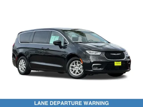 Photos of 2023 Chrysler Pacifica Touring L for sale in Lemon Grove, CA at Mossy Honda