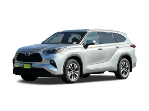 Silver 2022 Toyota Highlander Hybrid XLE for sale in Lemon Grove, CA