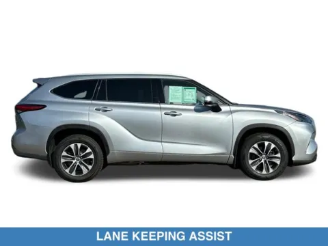 More photos of 2022 Toyota Highlander Hybrid XLE at Mossy Honda, CA