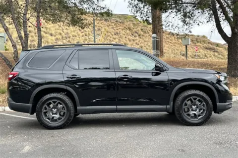 More photos of 2025 Honda Pilot TrailSport at Mossy Honda, CA