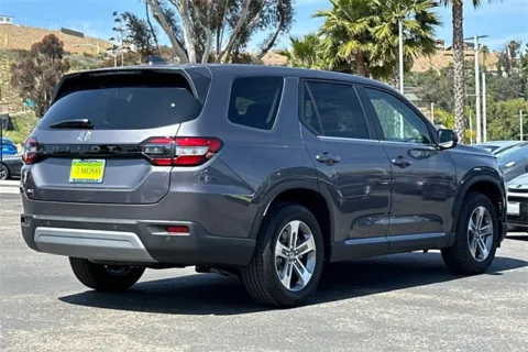 More photos of 2025 Honda Pilot EX-L at Mossy Honda, CA