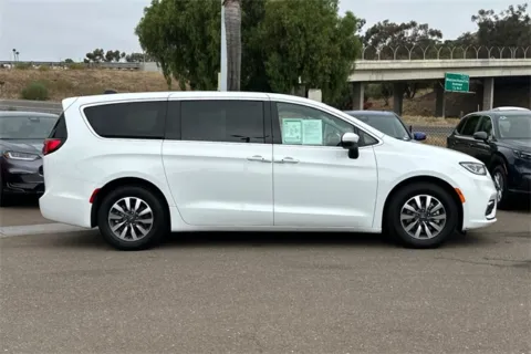 More photos of 2023 Chrysler Pacifica Hybrid Touring L at Mossy Honda, CA