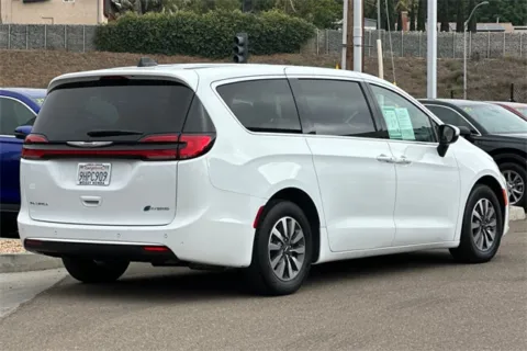 More photos of 2023 Chrysler Pacifica Hybrid Touring L at Mossy Honda, CA
