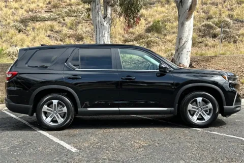 Photos of 2025 Honda Pilot EX-L for sale in Lemon Grove, CA at Mossy Honda