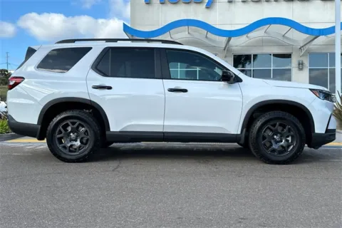 More photos of 2025 Honda Pilot TrailSport at Mossy Honda, CA