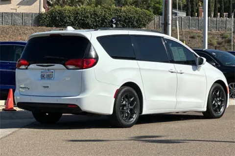More photos of 2018 Chrysler Pacifica Touring L at Mossy Honda, CA