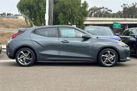 More photos of 2019 Hyundai Veloster 2.0 at Mossy Honda, CA