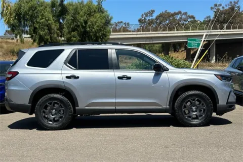 More photos of 2025 Honda Pilot TrailSport at Mossy Honda, CA