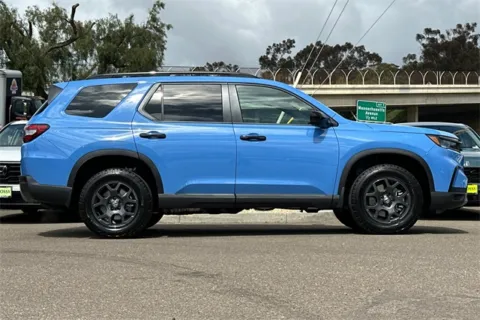 More photos of 2025 Honda Pilot TrailSport at Mossy Honda, CA