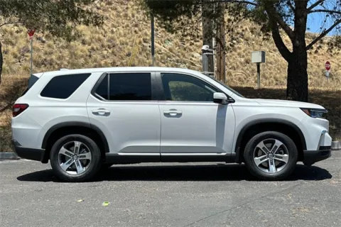 More photos of 2025 Honda Pilot EX-L at Mossy Honda, CA