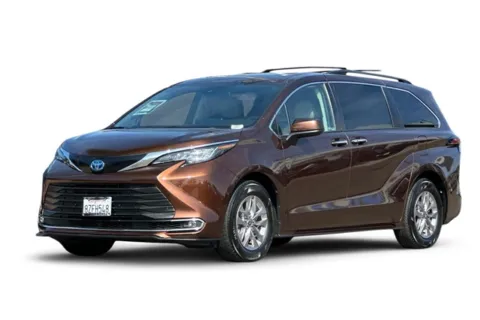 Brown 2022 Toyota Sienna XLE for sale in Lemon Grove, CA