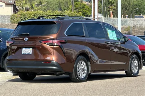More photos of 2022 Toyota Sienna XLE at Mossy Honda, CA