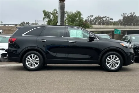 More photos of 2019 Kia Sorento L at Mossy Honda, CA