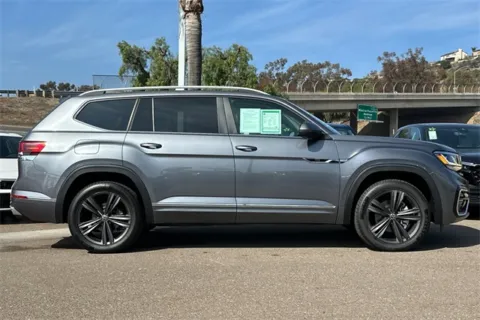 More photos of 2022 Volkswagen Atlas 3.6L V6 SEL R-Line at Mossy Honda, CA