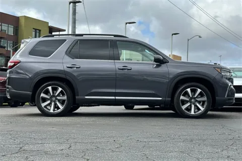 More photos of 2025 Honda Pilot Touring at Mossy Honda, CA