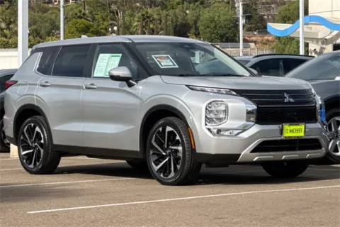 Another view of 2024 Mitsubishi Outlander SE for sale in Lemon Grove, CA at Mossy Honda