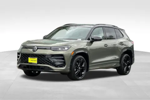 Green 2026 Volkswagen Tiguan 2.0T SE R-Line Black for sale in Escondido, CA