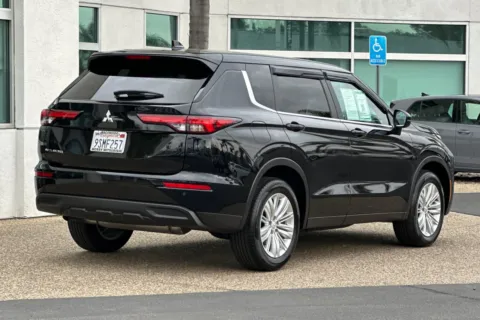 More photos of 2024 Mitsubishi Outlander ES at Mossy Volkswagen, CA