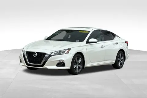 White 2020 Nissan Altima 2.5 SL for sale in Escondido, CA