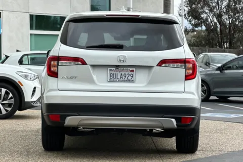 More photos of 2021 Honda Pilot EX-L at Mossy Volkswagen, CA