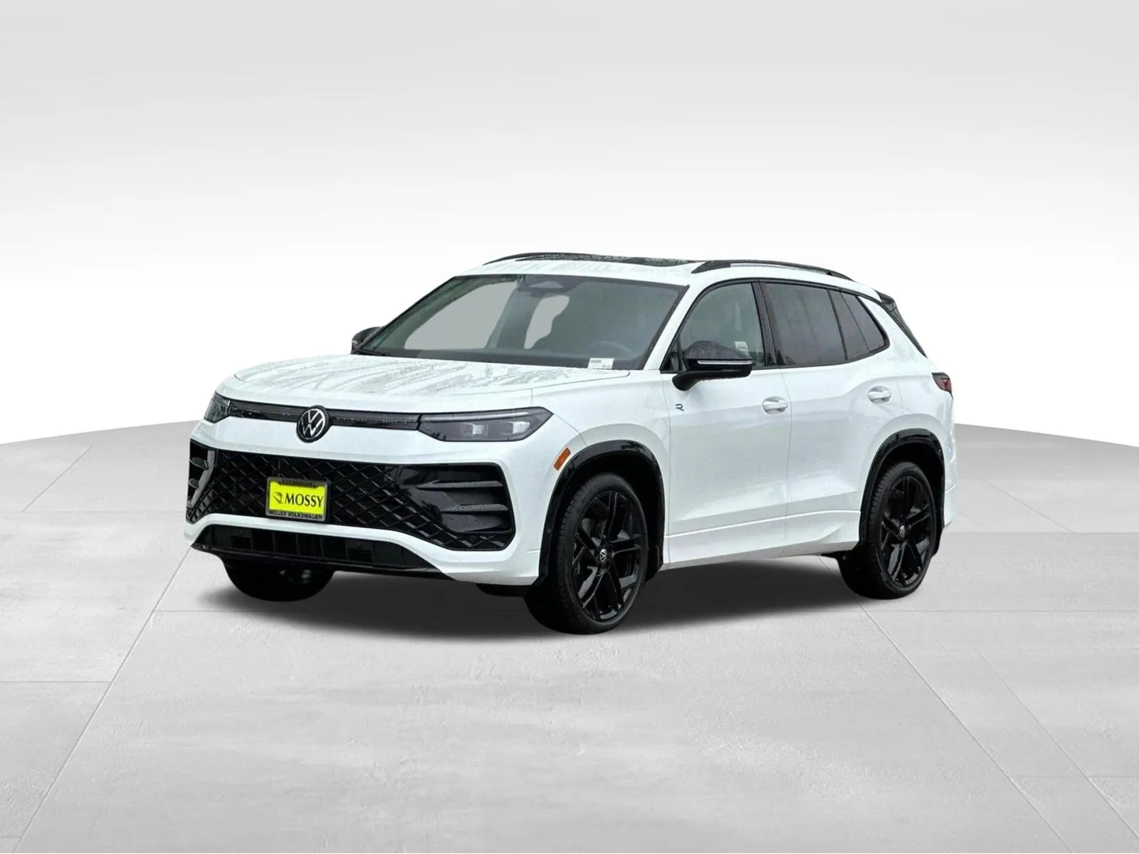 White 2026 Volkswagen Tiguan 2.0T SE R-Line Black for sale in Escondido, CA