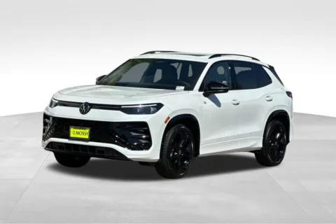 White 2026 Volkswagen Tiguan 2.0T SE R-Line Black for sale in Escondido, CA