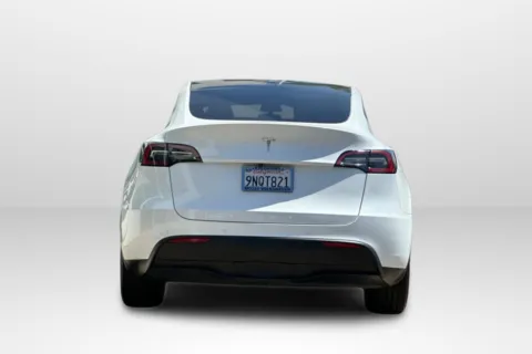 More photos of 2021 Tesla Model Y Long Range at Mossy Volkswagen, CA