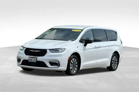 White 2024 Chrysler Pacifica Hybrid Select for sale in Escondido, CA