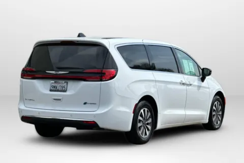 More photos of 2024 Chrysler Pacifica Hybrid Select at Mossy Volkswagen, CA
