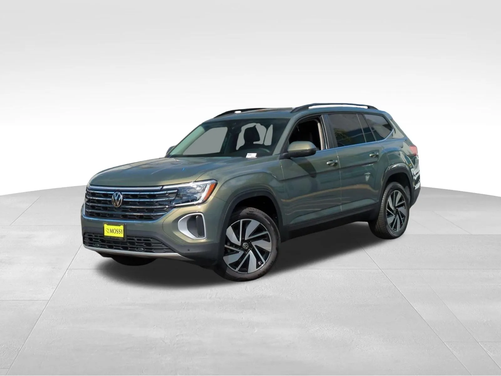 Green 2026 Volkswagen Atlas 2.0T SE w/Technology for sale in Escondido, CA