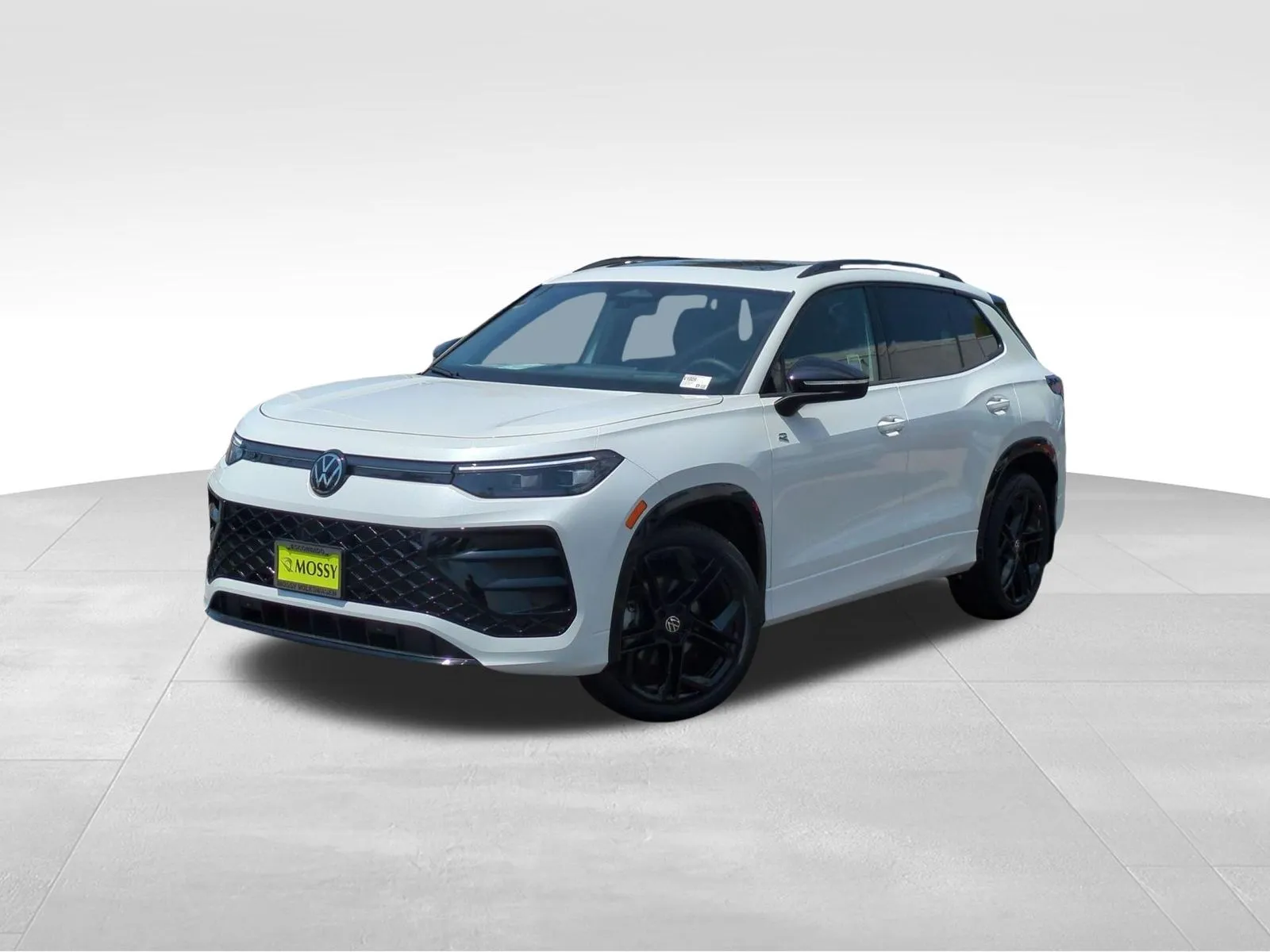 White 2026 Volkswagen Tiguan 2.0T SE R-Line Black for sale in Escondido, CA